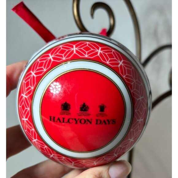 Halcyon Days 'Cats On Red London Bus' Christmas Bauble Ornament - Picture 5 of 5
